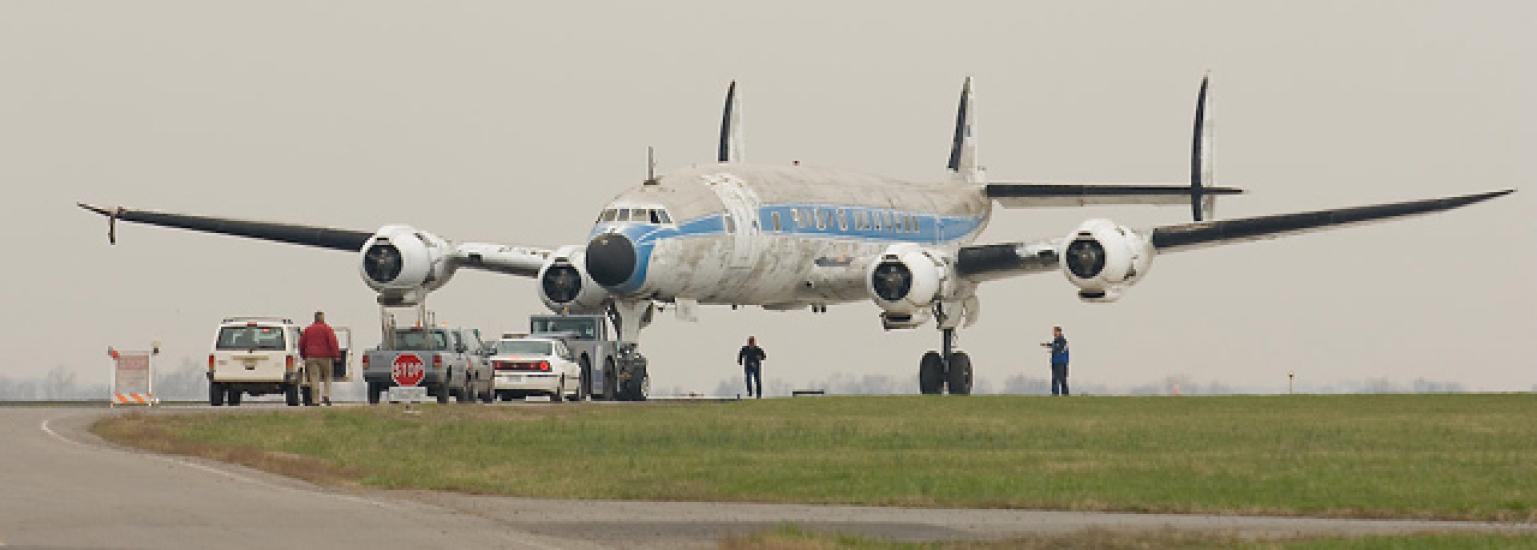 Lockheed Constellation Moves to Udvar-Hazy Center