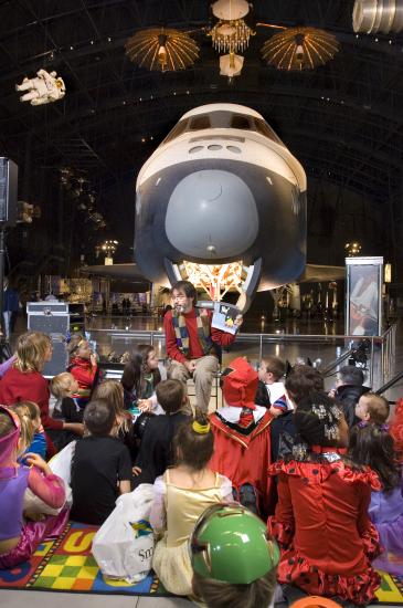 Story Time at Air & Scare at the Udvar-Hazy Center