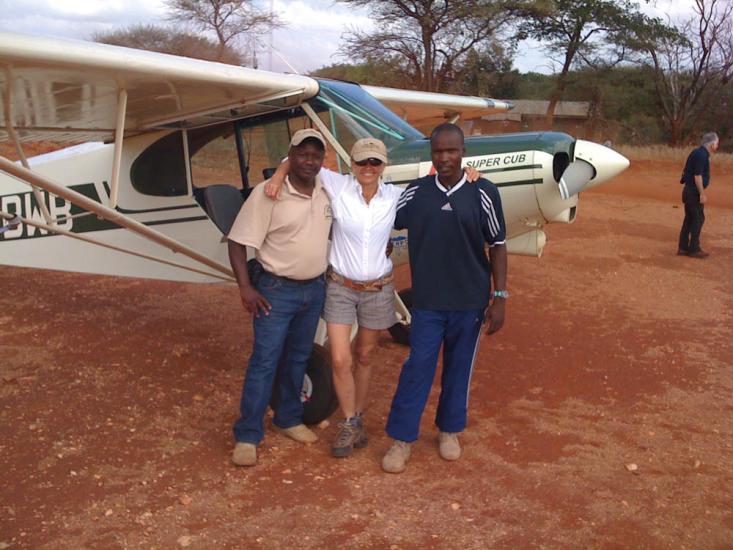 Patty Wagstaff with two Kenyan pilots