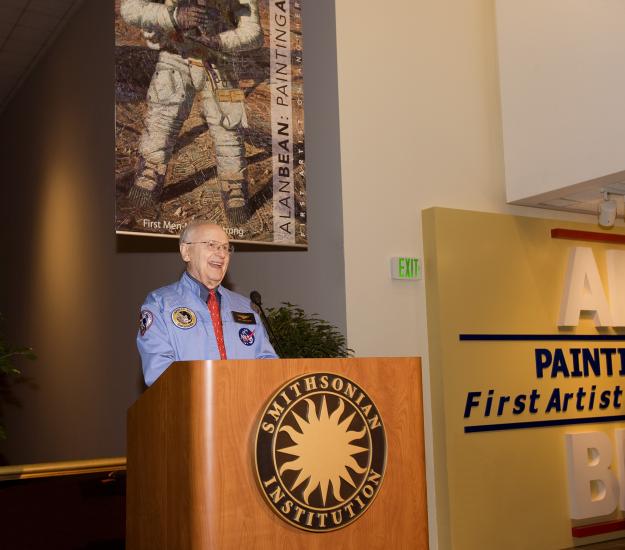 Alan Bean Speaks at Flight Jacket Night