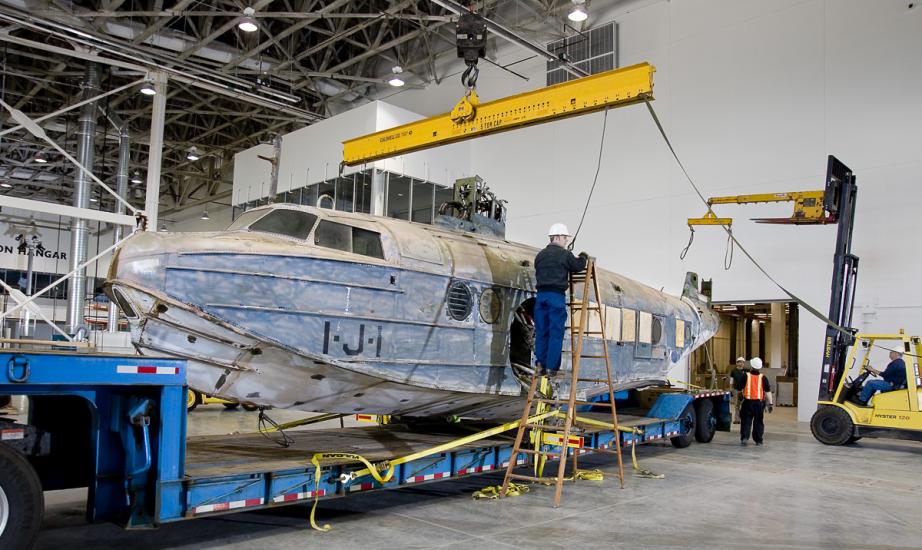 Sikorsky JRS-1 Prepared to Offload at Udvar-Hazy Center