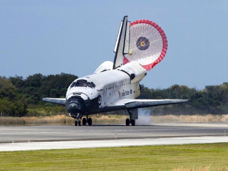 Space Shuttle <em>Discovery</em>