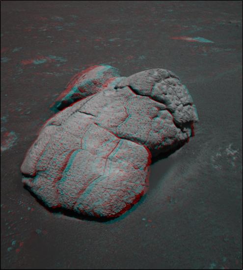 3D Anaglyph of a rock named Wopmay on Mars