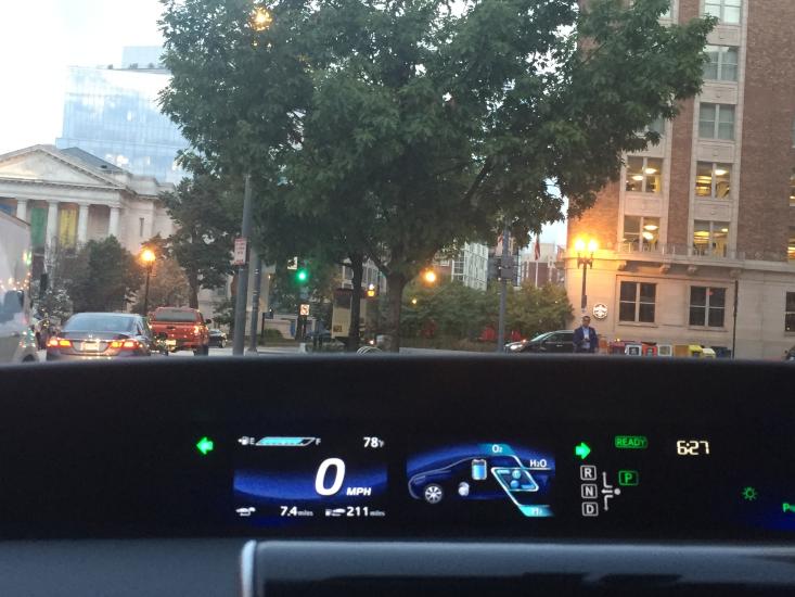 A photo of the dashboard of a hydrogen fuel cell car, showing hydrogen left in the fuel cell.