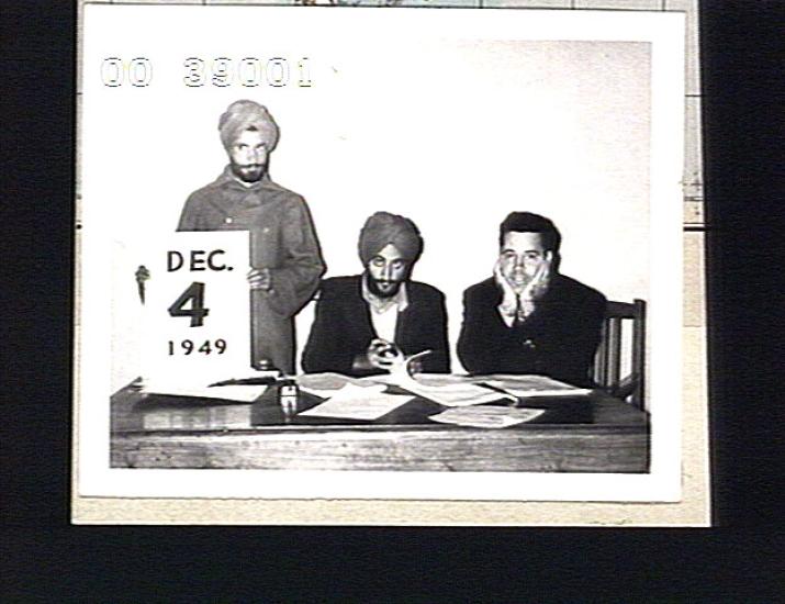 videodisc image capture Lanphier with two men in Delhi