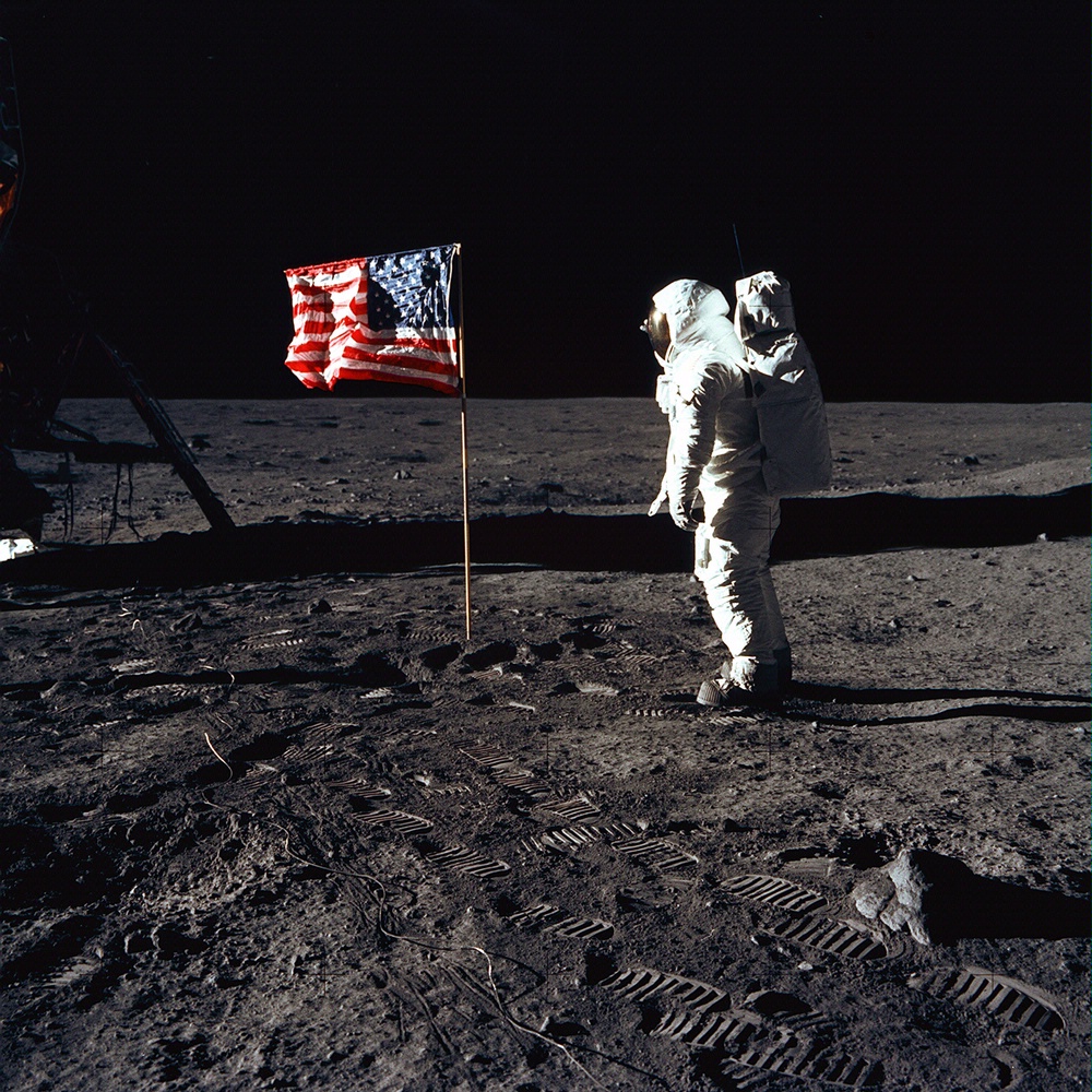 Apollo 11: Buzz Aldrin and the U.S. flag on the Moon 