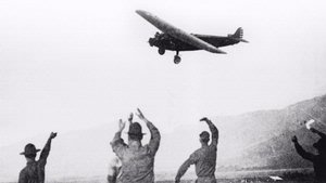 The First Flight to Hawaii